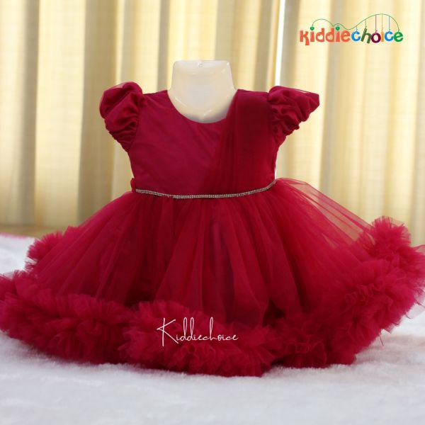 How to Choose the Right Size of Red Frock for Baby Girl?