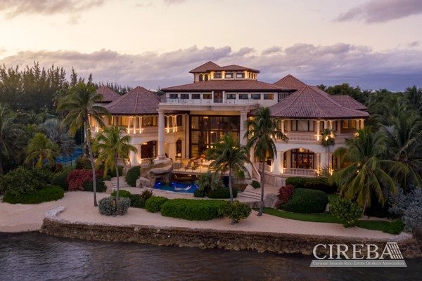 The Ultimate Grand Cayman Villa Experience Awaits You