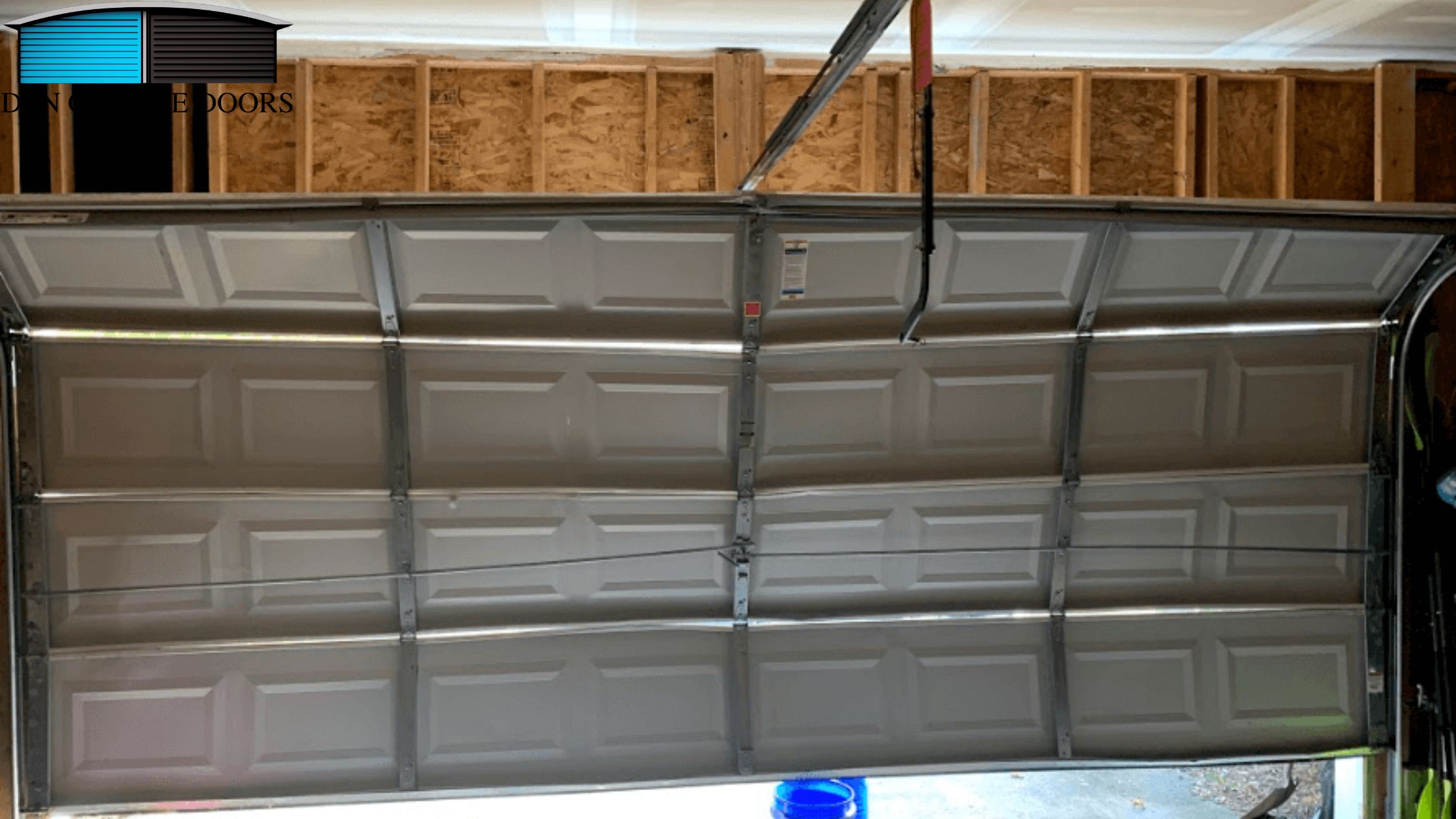 Top Signs You Need Garage Door Panel Replacement Today