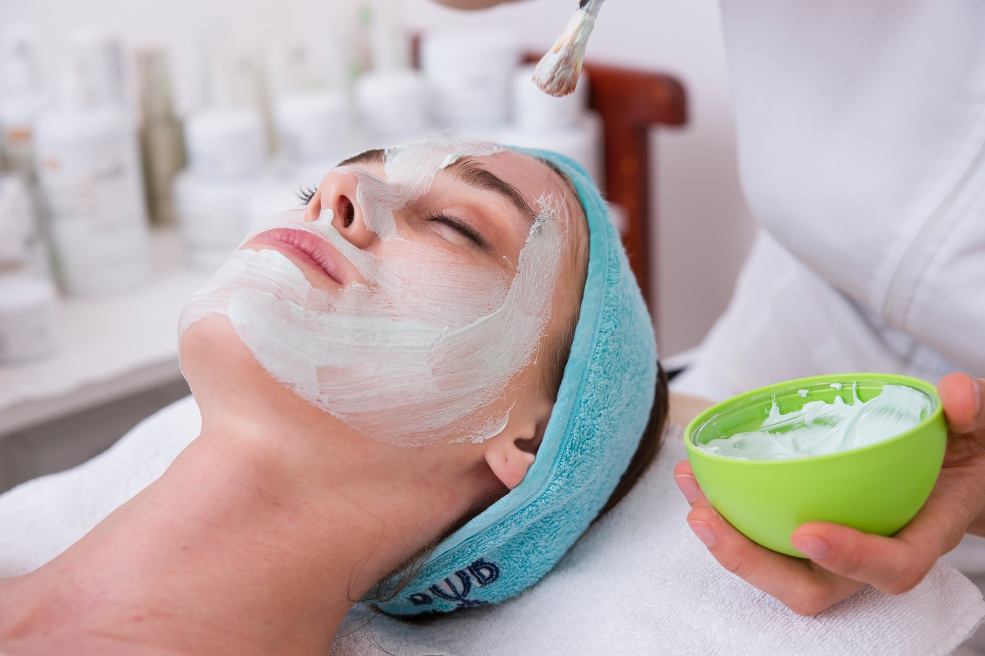 Best Skincare Products In Uae: Achieving Radiant Skin In The Desert Oasis