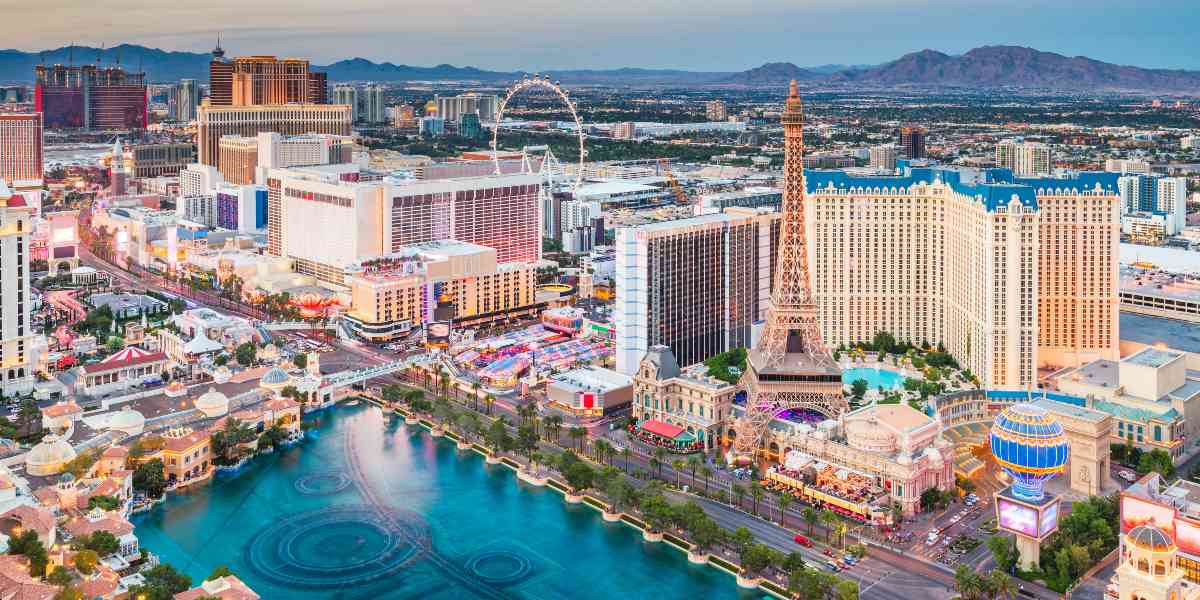 The Hidden Gems of Las Vegas: Uncovering the Natural Beauty Surrounding Sin City