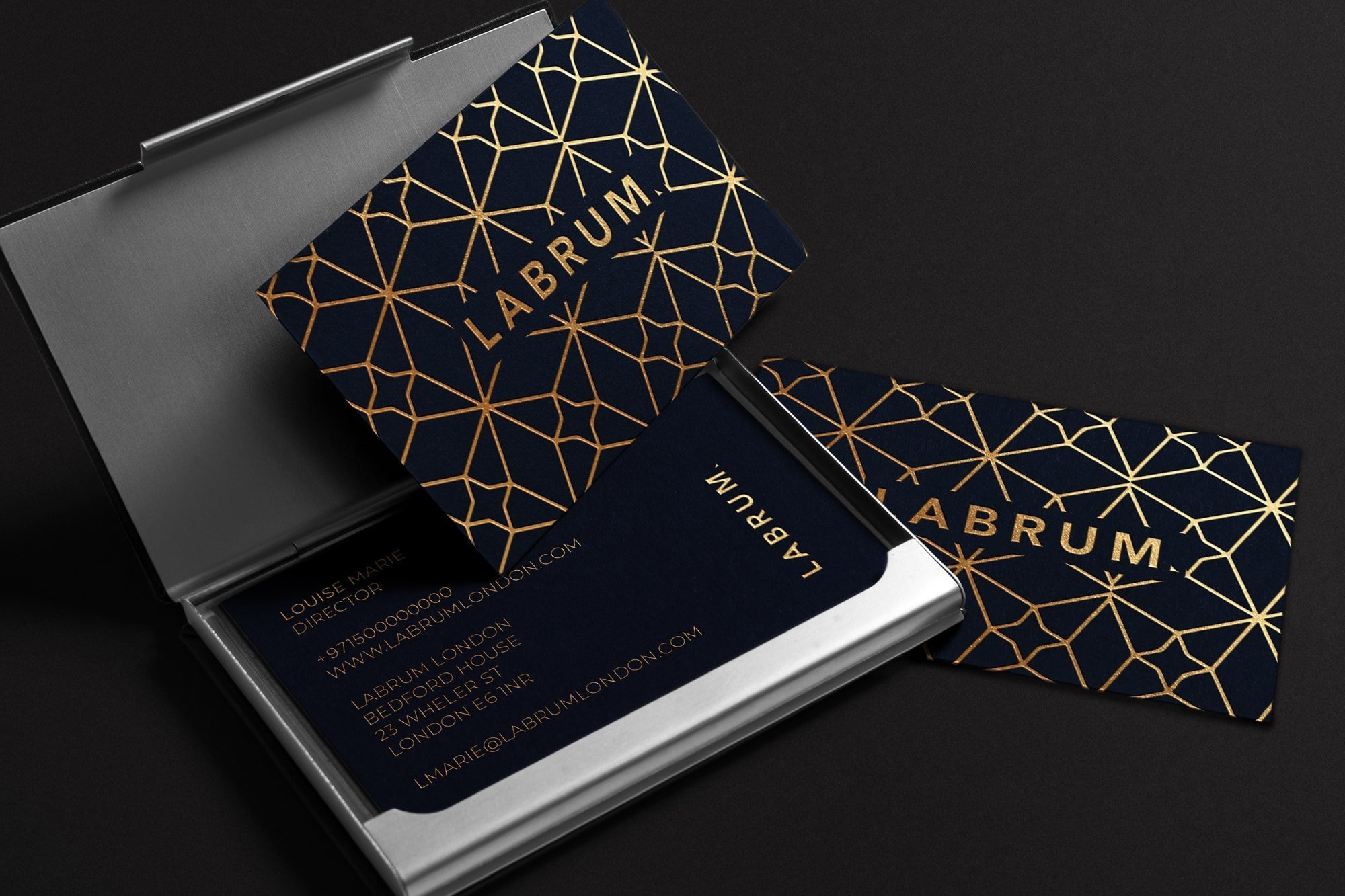 Stylish Business Cards Can Help You Network More Effectively