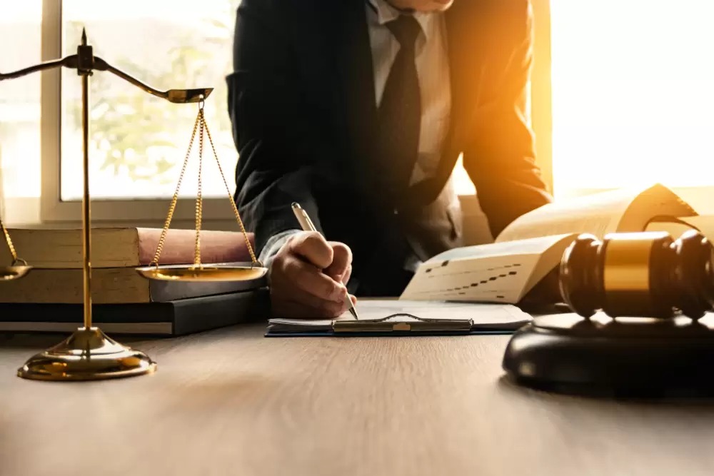 The Role of Injury Lawyers: Leaders of justice in times of need