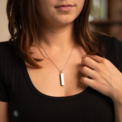 Gentle Elegance in Rose Gold: Memorialize with Oaktree Memorials' Cremation Jewelry