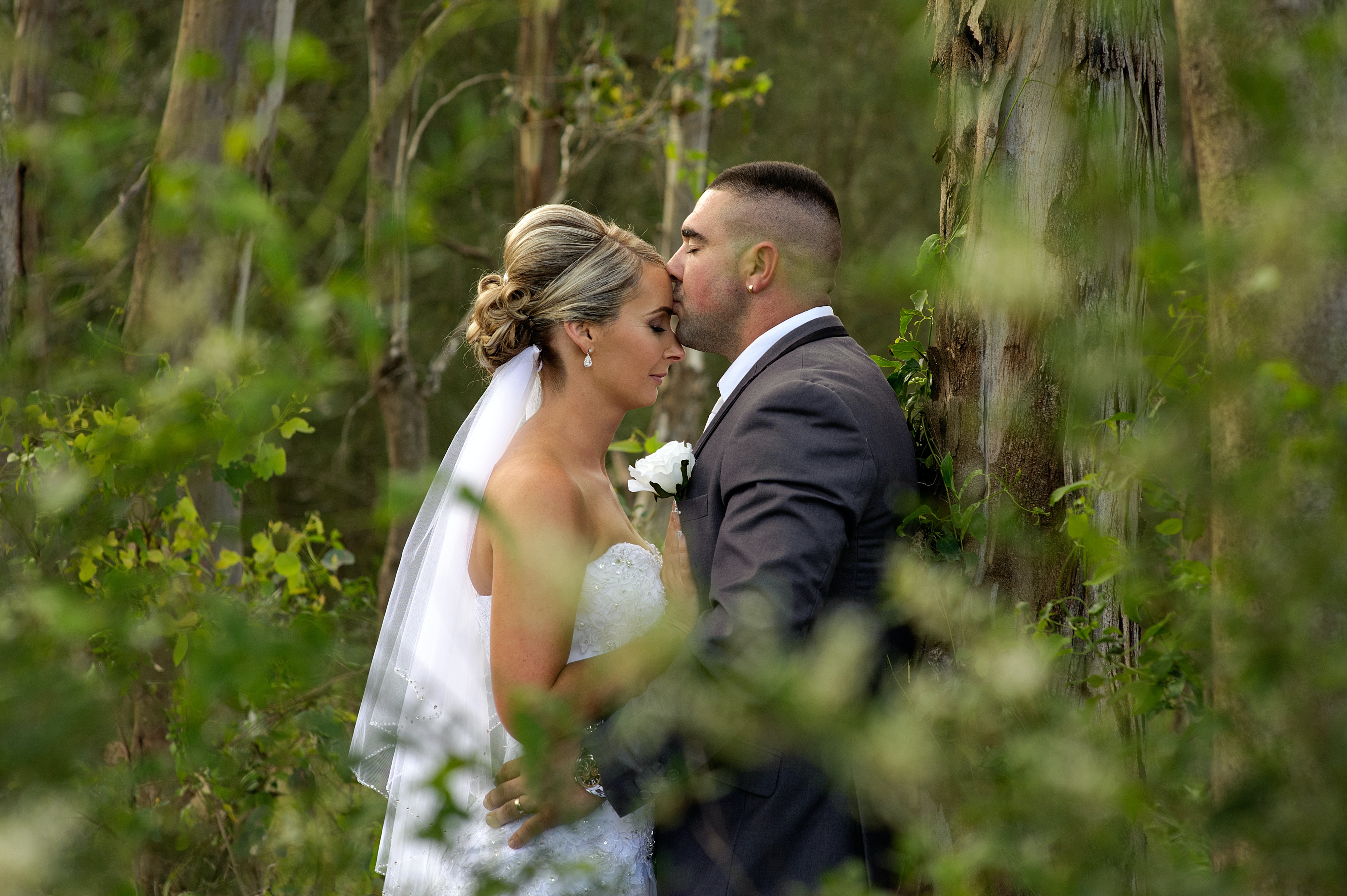The Ultimate Guide on Choosing the Right Bridal Earrings