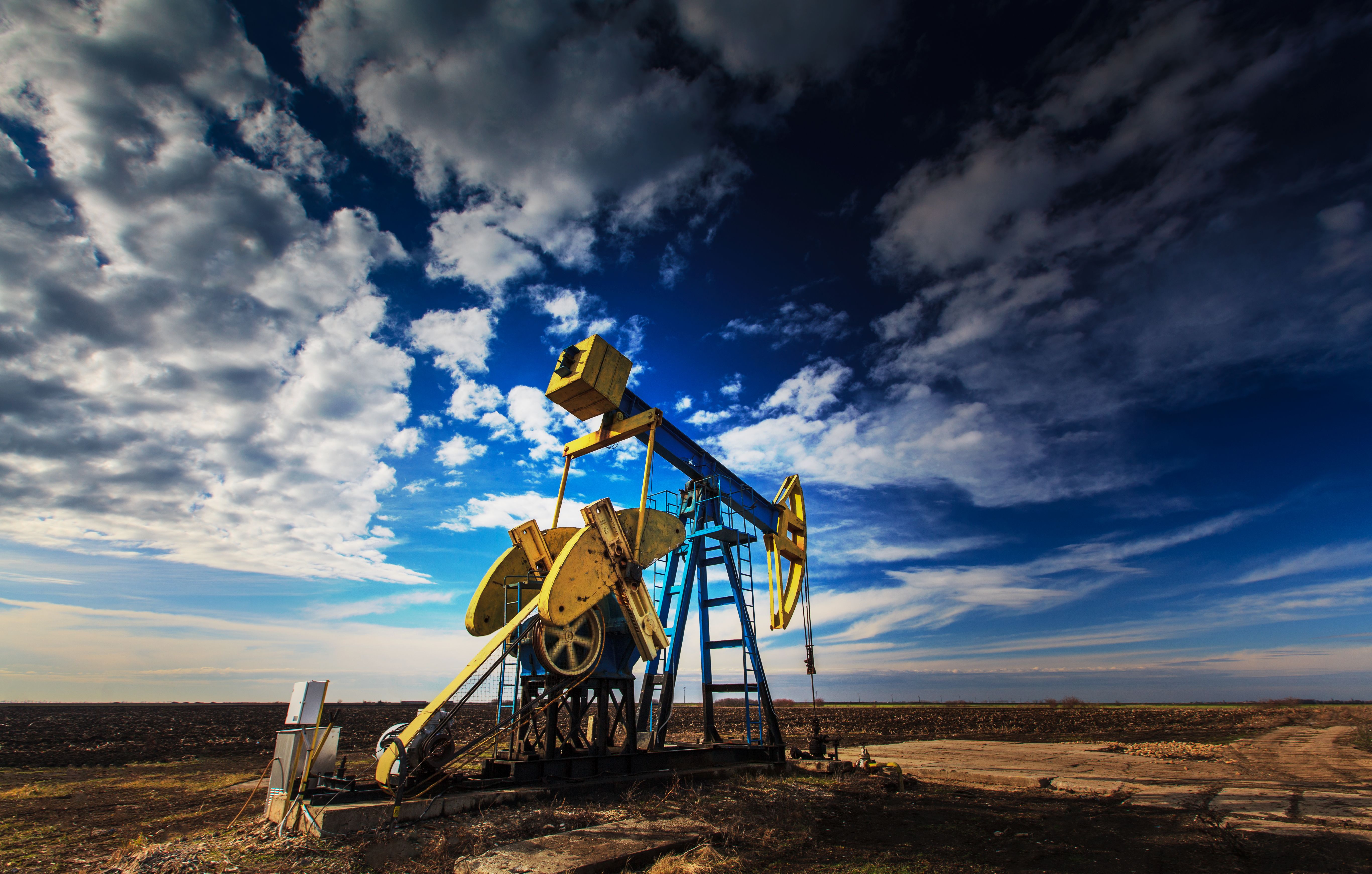 Optimizing Efficiency and Safety The Essential Role of Drilling Chemicals in Oilfield Operations