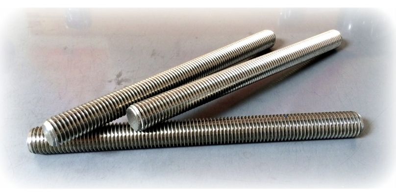 Explore the Advantages and Uses of Threaded Rods - Vardhaman Inc.