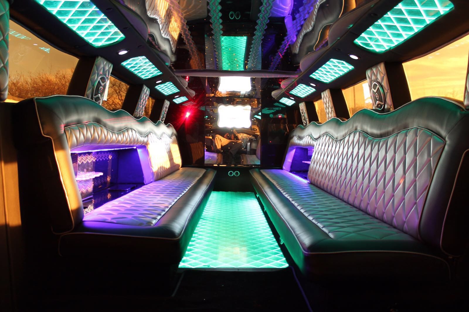 Luxury on Wheels: The Ultimate Guide to Limo Hiring