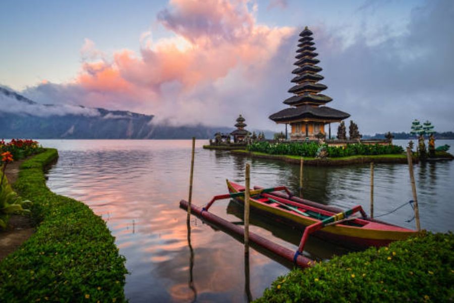 6 best resorts in Bali with private beach access