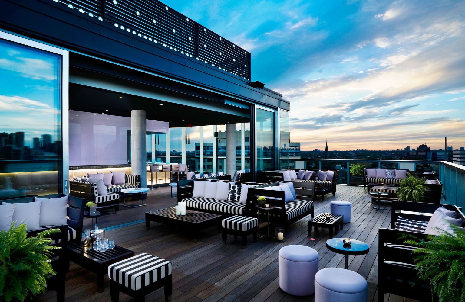 Why Rooftop Restaurants Are Perfect for Special Occasions?