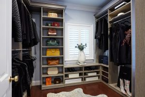 Walk In Closet Nassau