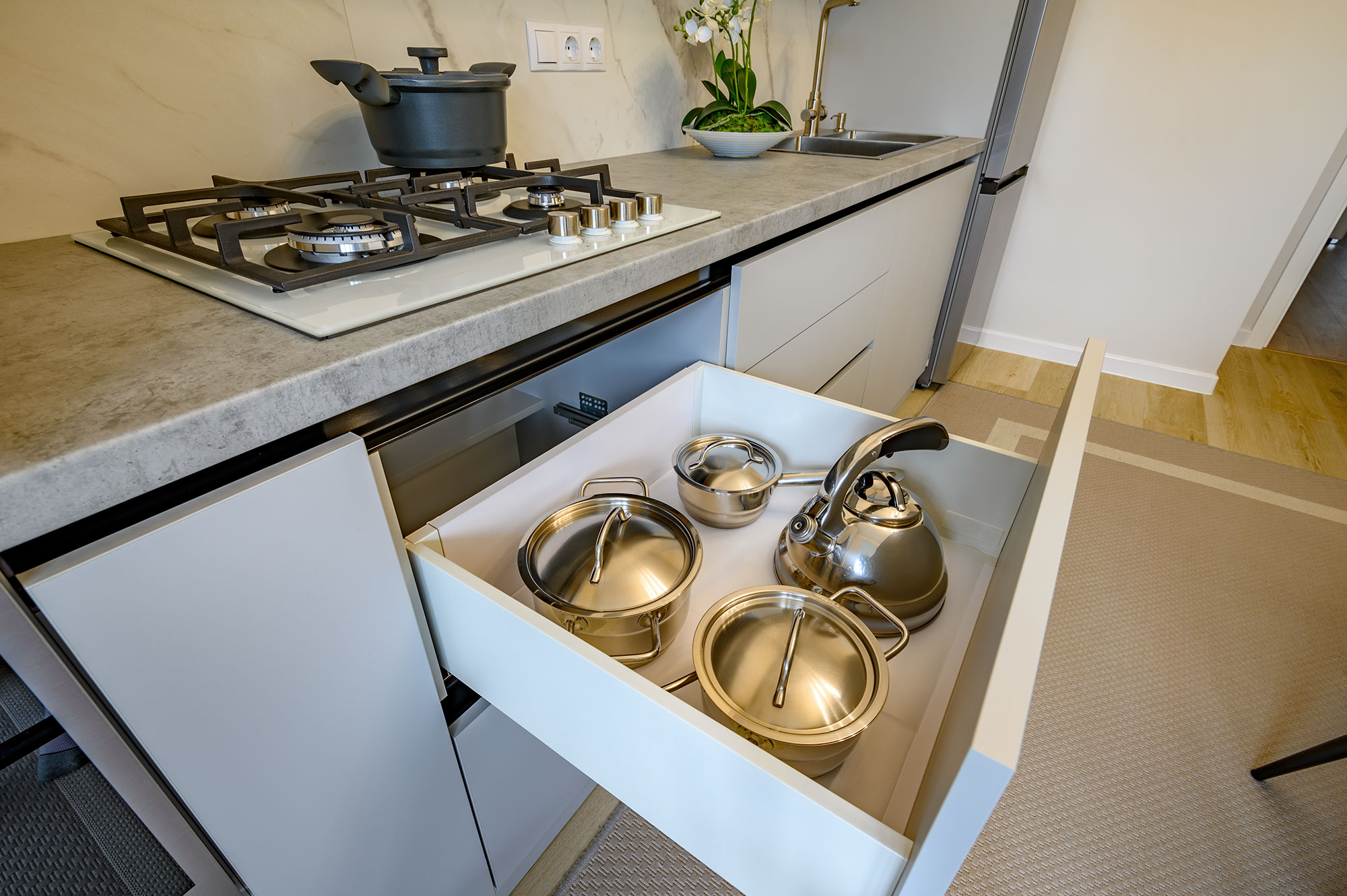 Top Tips for Maximizing Storage Space with Efficient Kitchen Drawers and Runners