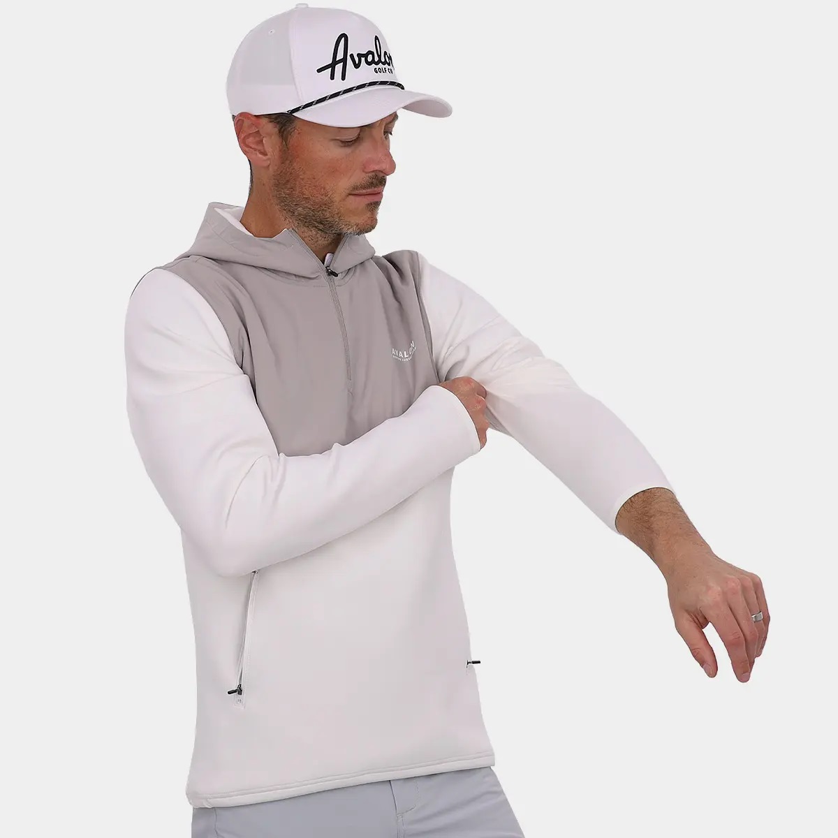 How a Golf Hoodie Keeps You Comfortable in Winter