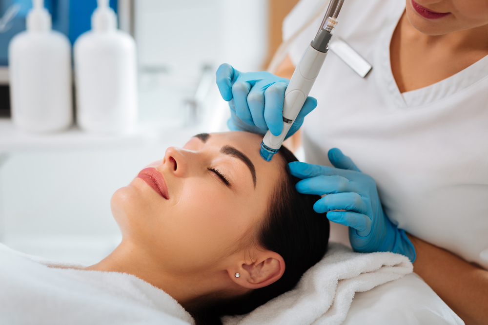 Skin Perfection: Hydrafacial Marvel in Dubai!