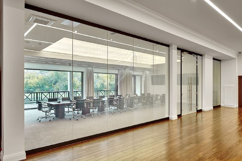 The Smart Glass Market Driven by Technological Advancements in Display Technologies 