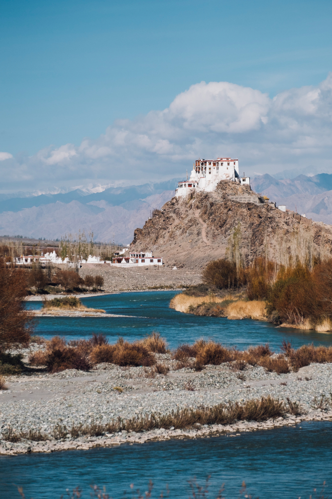 Explore Karnataka temple tours with Lahaul Spiti tour packages