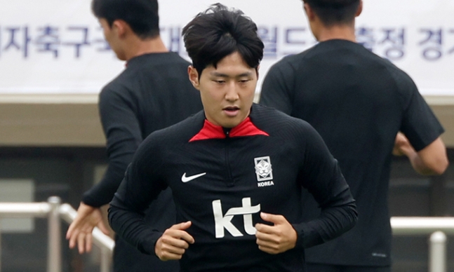 Lee completes 'championship puzzle'... "AG shoots for third straight title"