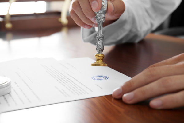 Why Businesses Need Notarized Documents