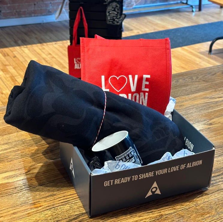 Accessorizing the Albion Way: Jewelry and Accessories from Pure Albion