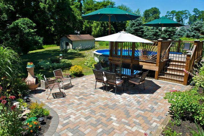 Elevating Outdoor Living: Intercrus Service, Your Deck Builder