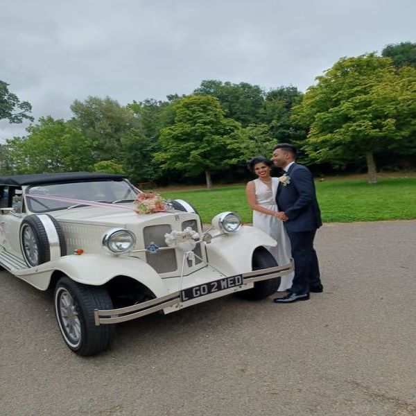 Top 5 Tips for Booking Prom and Wedding Car Hire in London