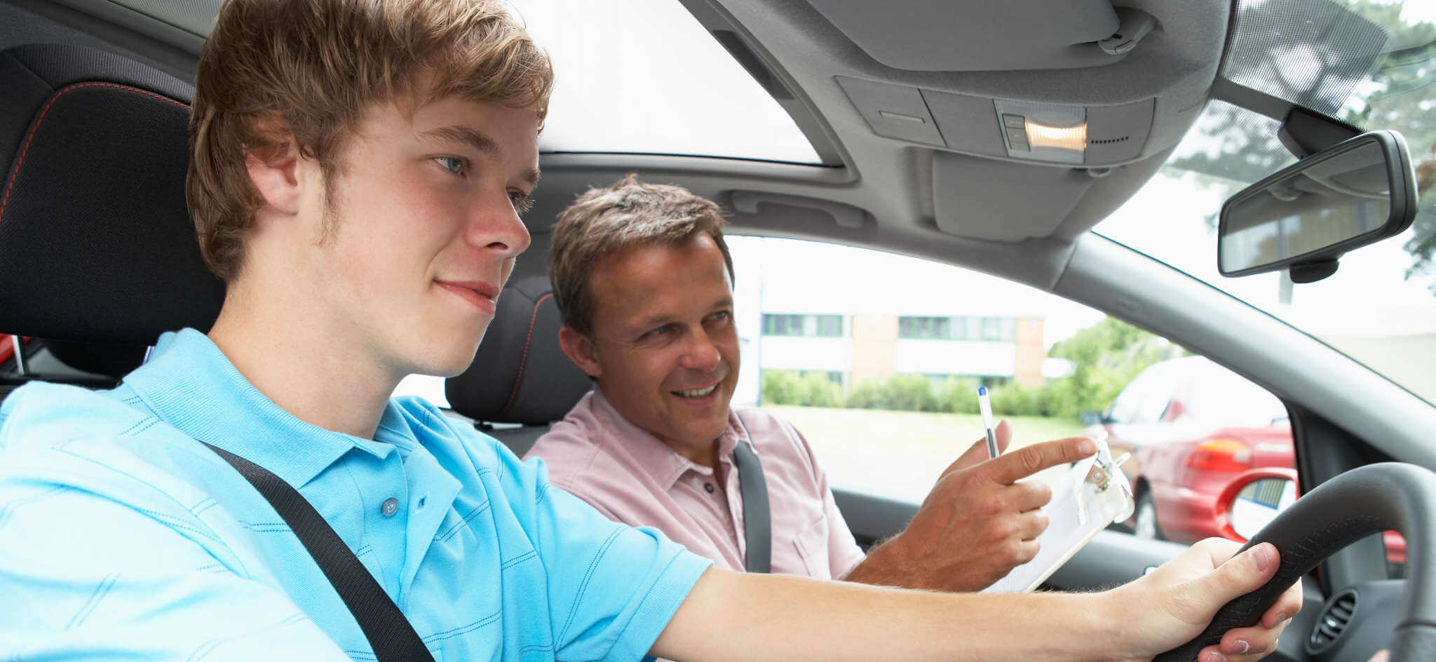 Top Tips for Choosing the Right Driving School in Tameside