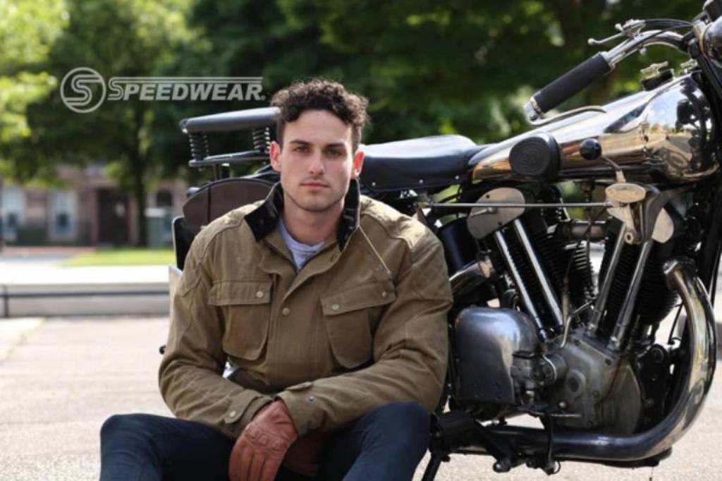 How to Pair Vintage Motorcycle Jackets with Modern Outfits?