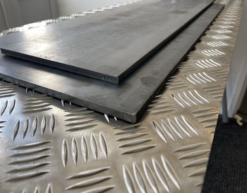 A Guide to the Applications and Advantages of Stainless Steel Plate