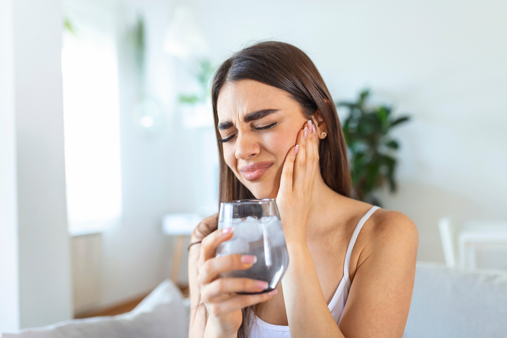 Dealing with Tooth Sensitivity After Having Veneers Placed