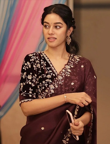 Explore Exclusive Sarees: Party Wear, Fancy & Silk | Shop Online at Samyakk