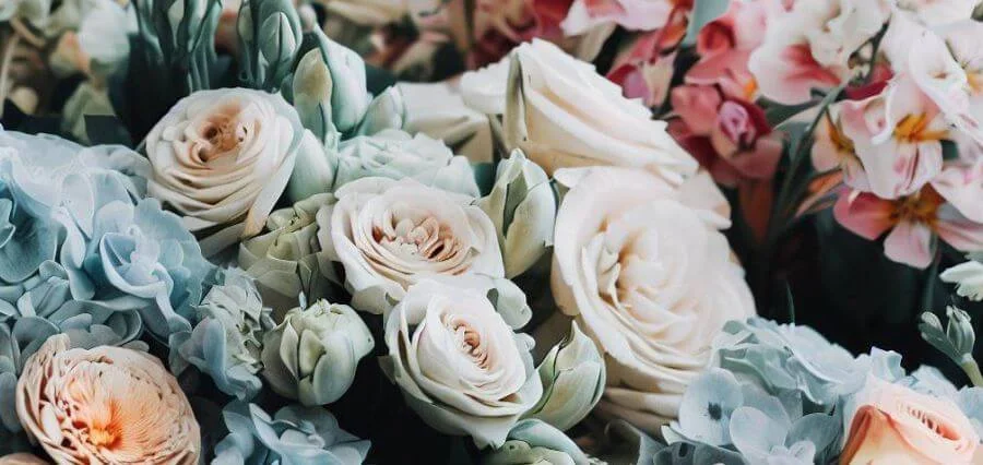 Honoring Grandmothers: Meaningful Flower Gifts for Your Grandmother