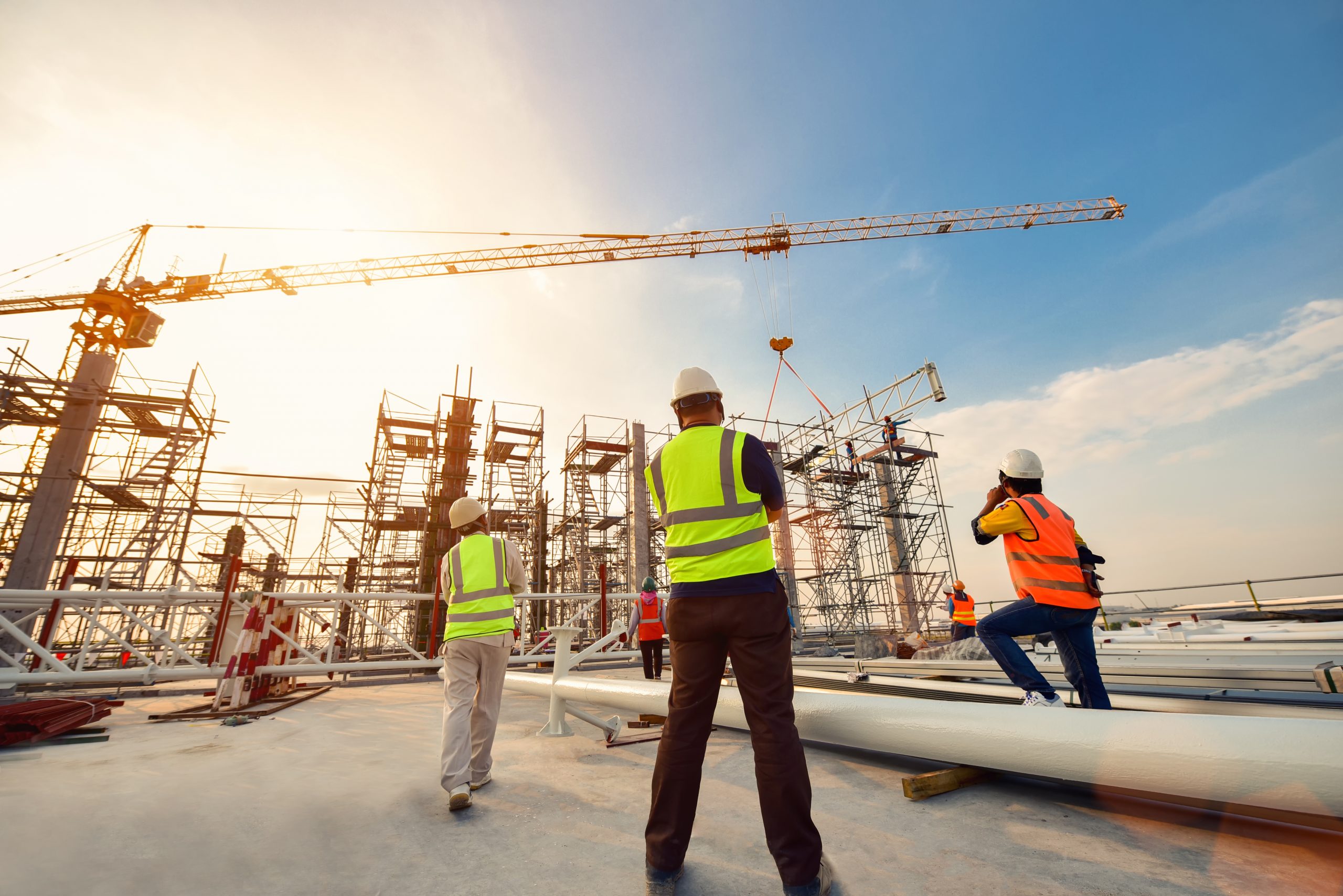 Top 6 Things to Consider When Hiring Commercial Builders