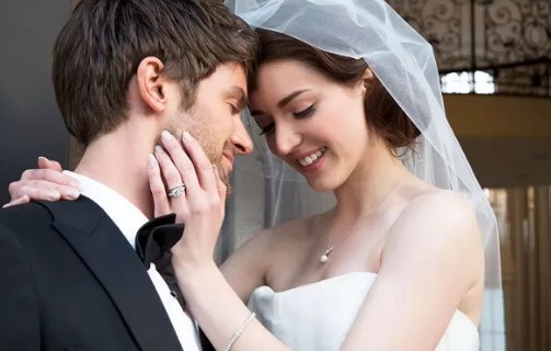 Moissanite engagement rings