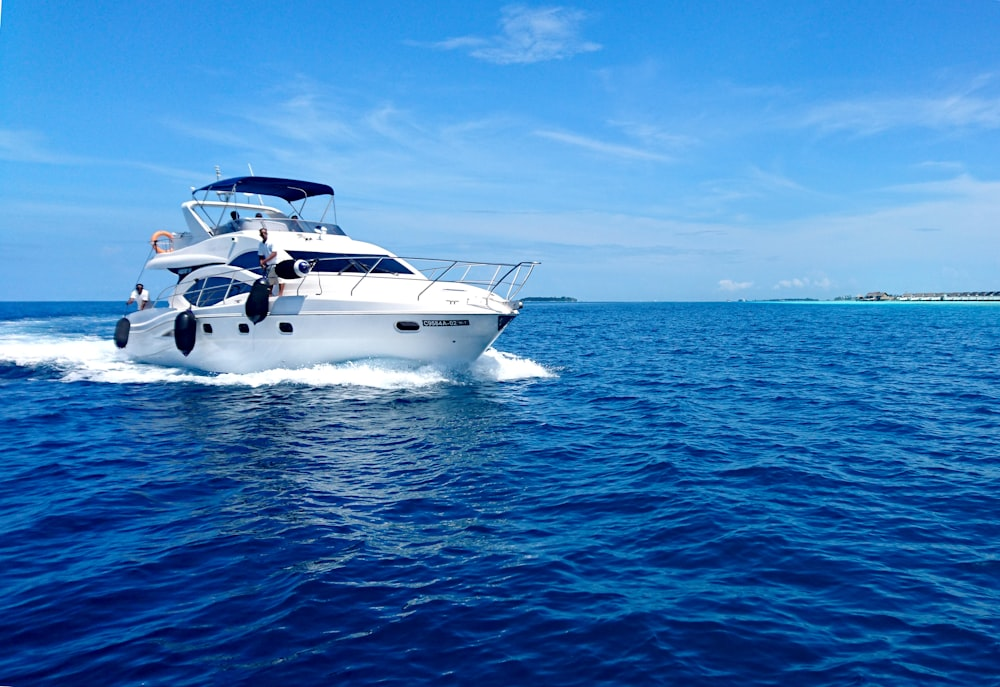 Discovering Elegance: Yacht Companies in Miami