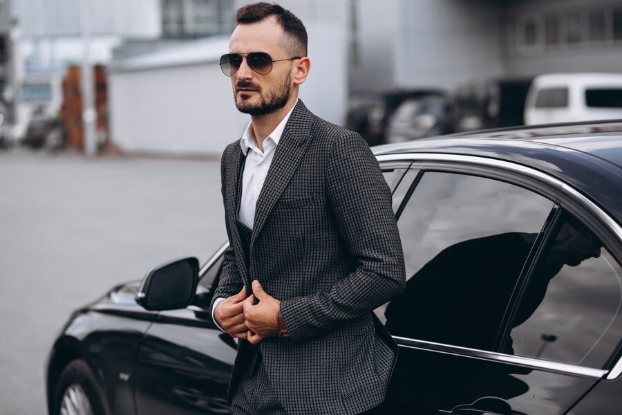 5 Benefits of Using a Chauffeur Service for Airport Transfers