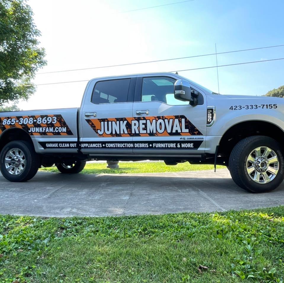 How Junk Removal Services Can Help You Declutter Your Home in Knoxville TN