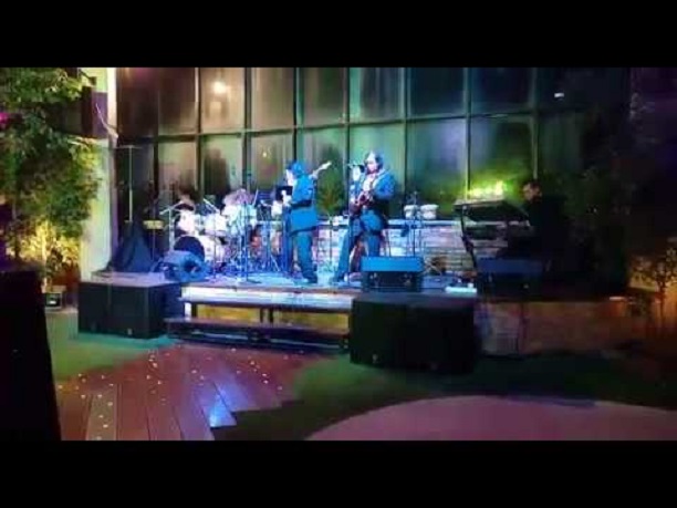 Hire Live Bands for Corporate Events