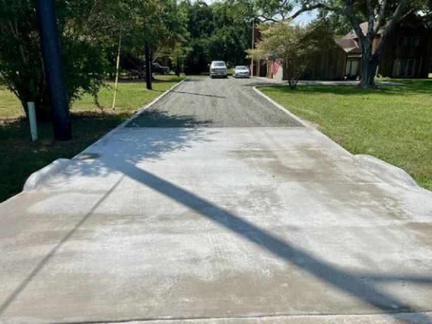 Gravel driveway pros and cons