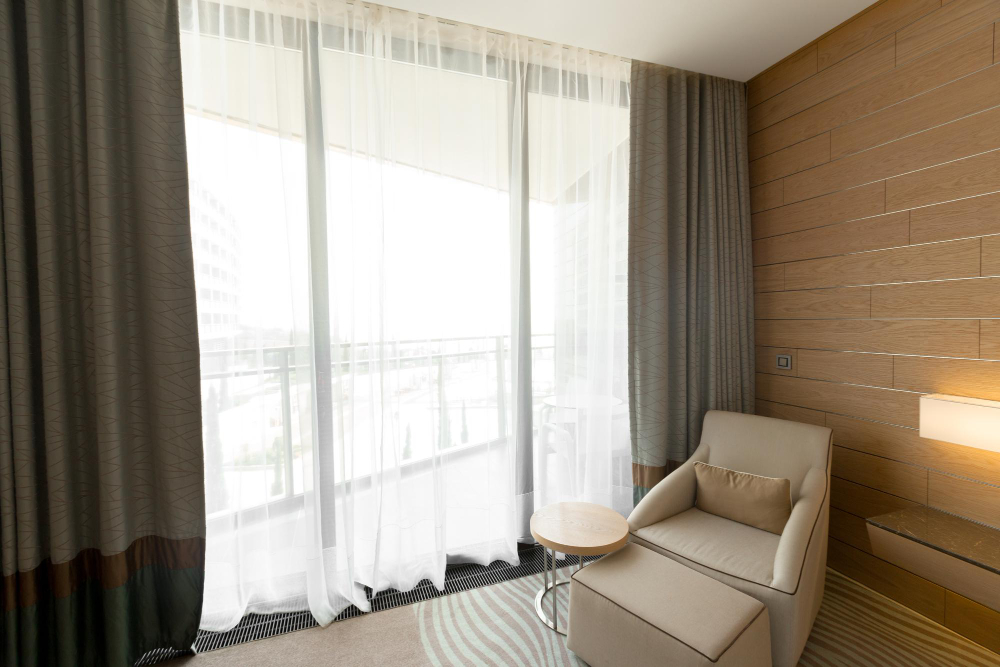 How to choose blinds & curtains for living room?