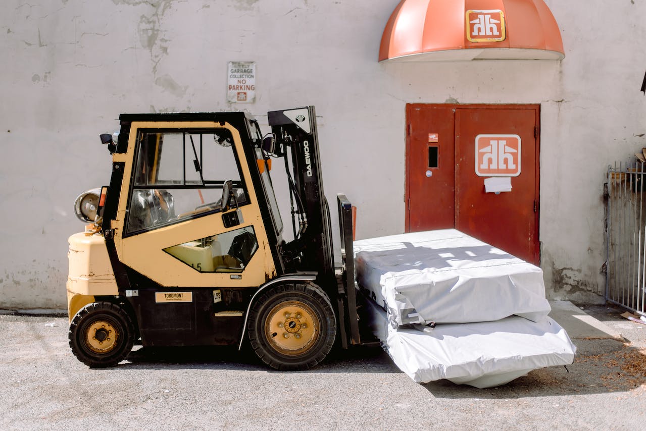 Mastering Forklift Driving: Top 10 Aspects to Ace Your Driving Lessons Invercargill
