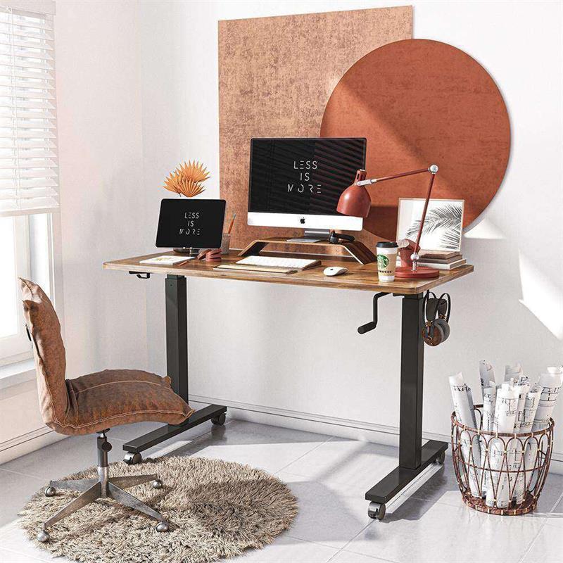 7 Benefits of a Standing Desk