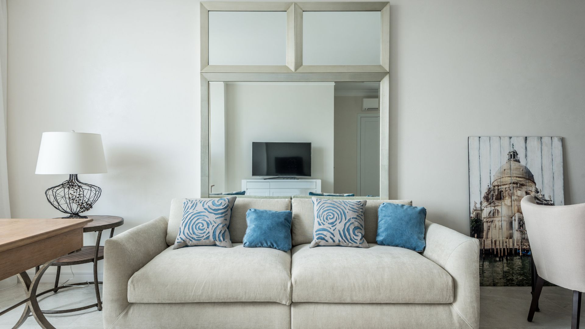 Luxury Living Spaces: Where Comfort Meets Sophistication