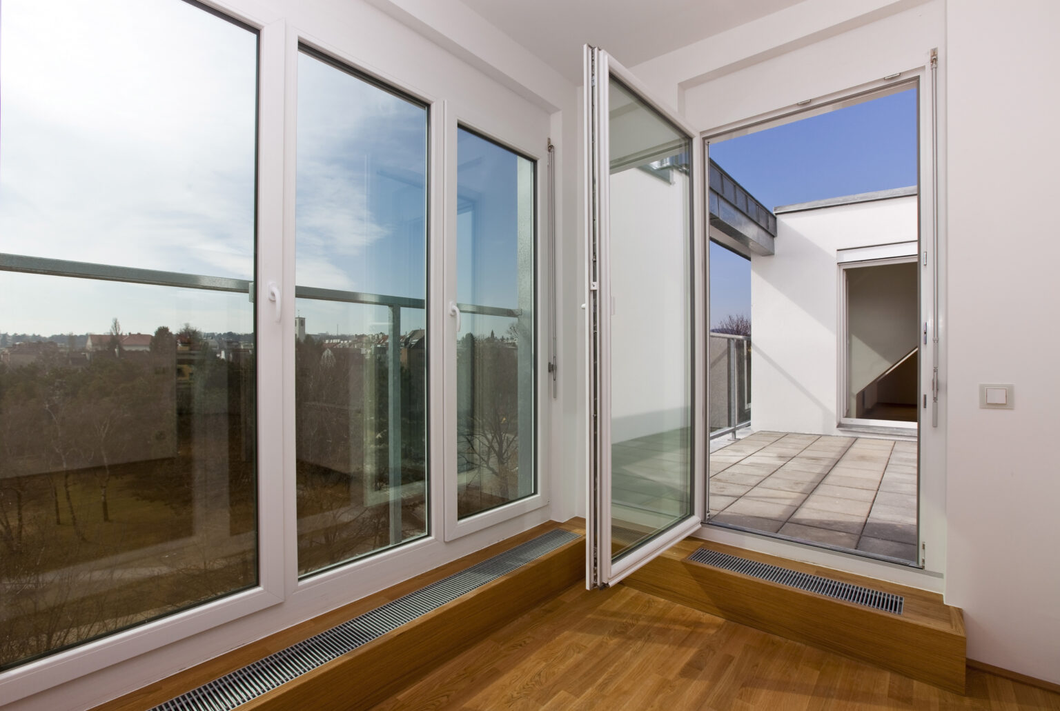 7 Things to Consider While Choosing Casement Doors Windows