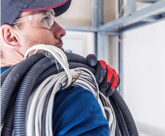 Emergency Electrical Service Specialists: Define Electrical at Your Service