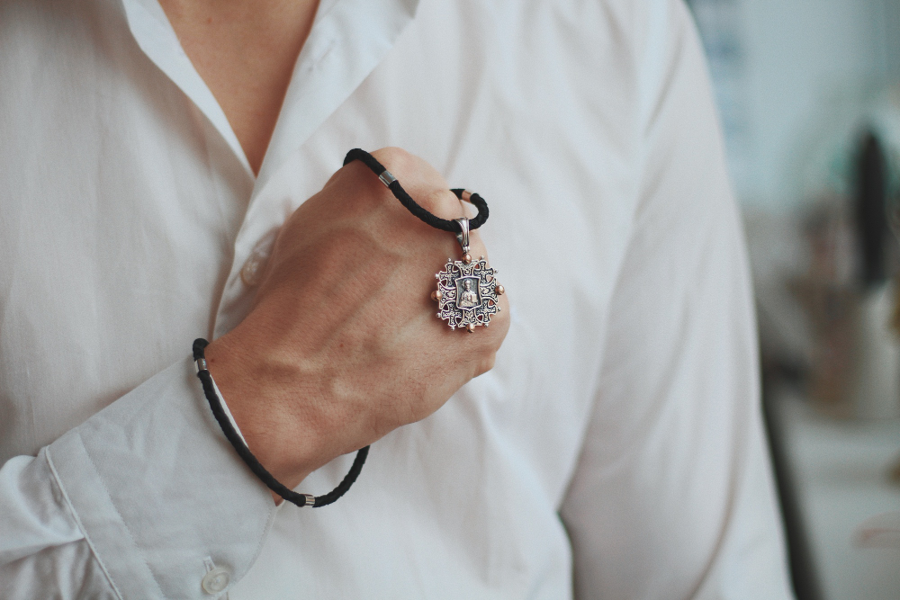 Unveiling Elegance: Buy Pure Silver Indian Jewellery Online