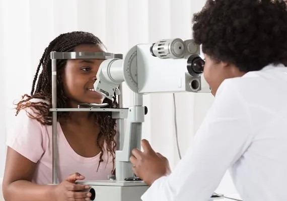 Eyes on the Mend: Navigating the Art of Emergency Eye Treatment