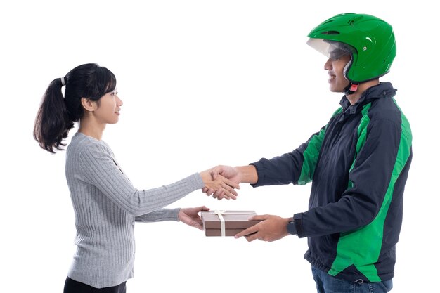 Effortless Parcel Delivery Solutions with Our Uber-Like Service