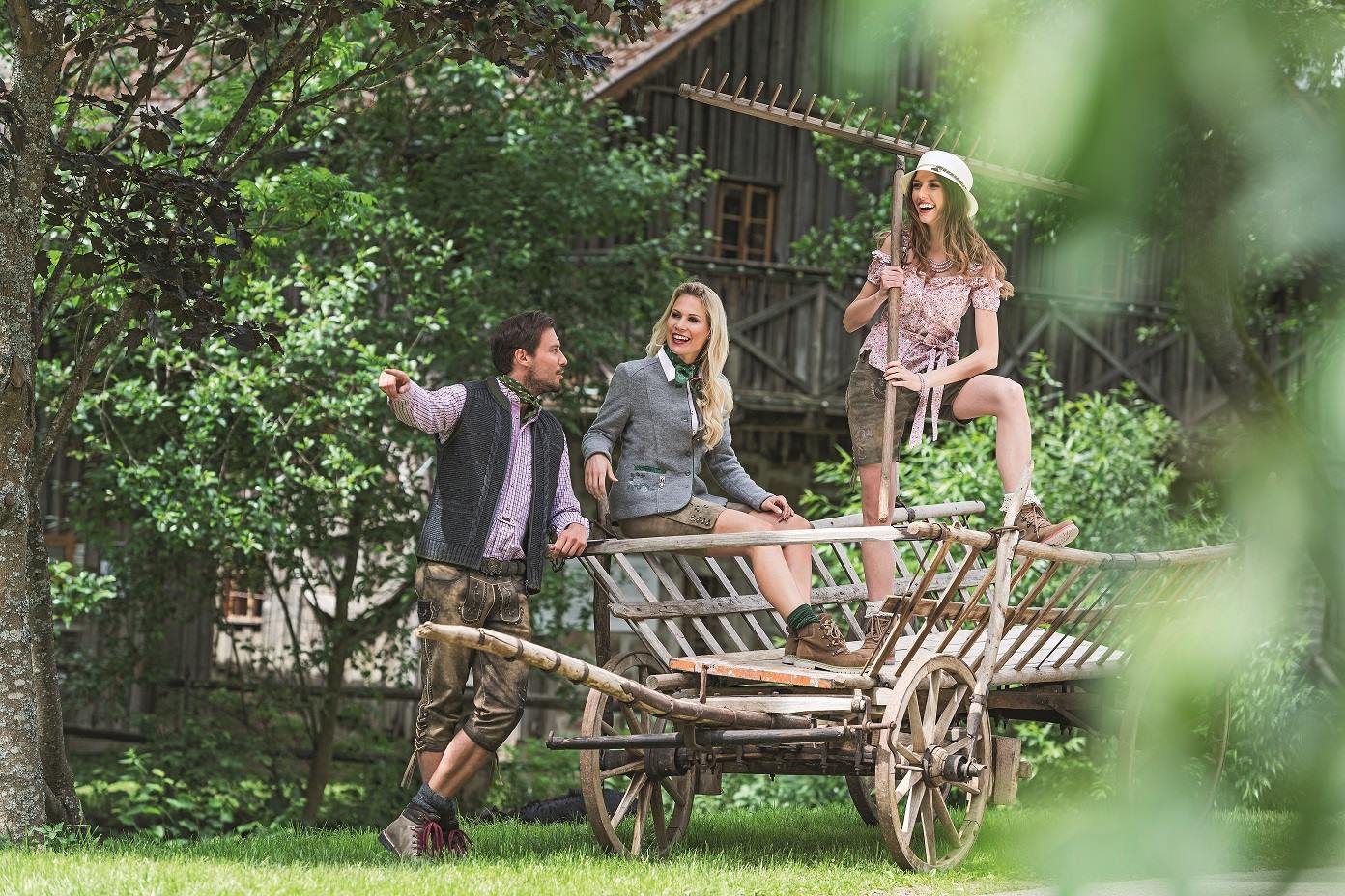 Unraveling the Splendor of Women's Oktoberfest Fashion