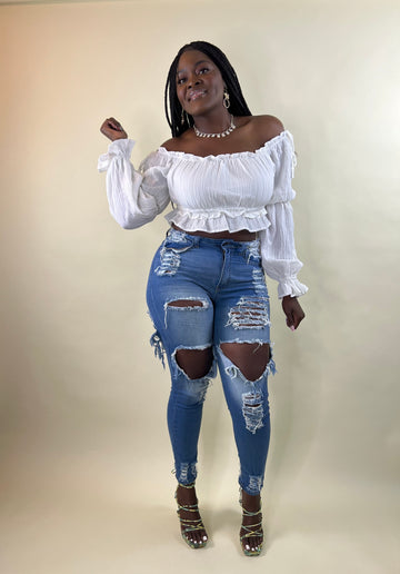 Styling Crop Tops for All Seasons: Tips and Tricks