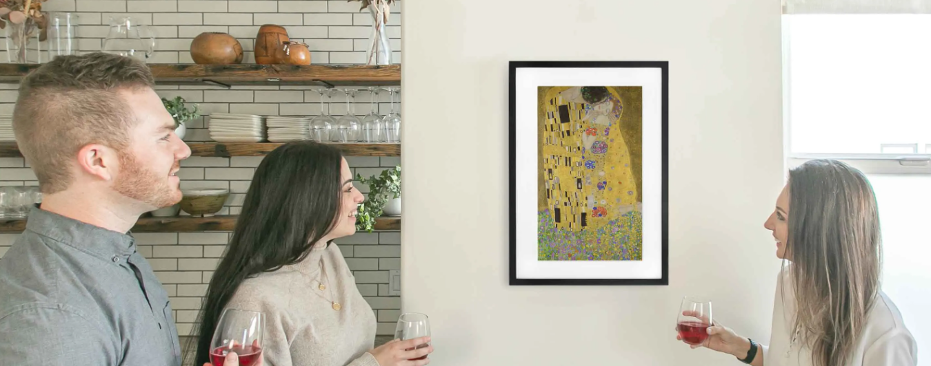 View Seamless Transition Of Photos With Digital Art Display